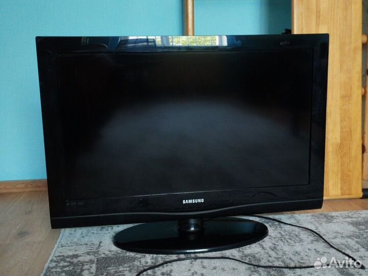 ЖК телевизор Samsung 32 дюйма