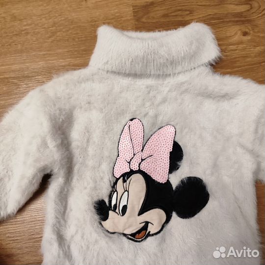 Свитер для девочки с горлом