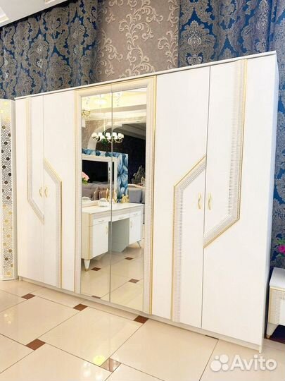 Спальный гарнитур 