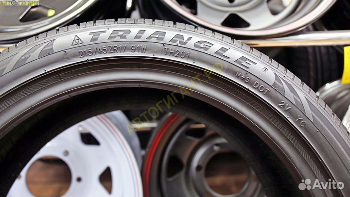 Triangle TH201 215/45 R17 91W