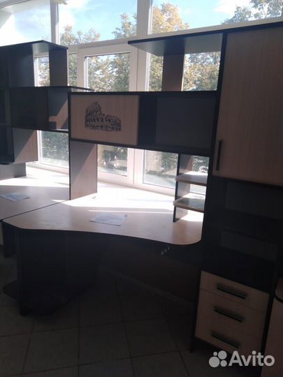 Компьютерный стол