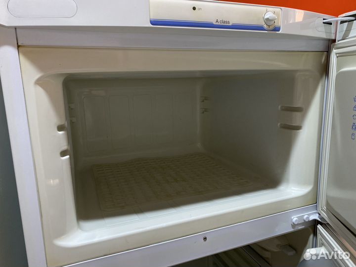 Холодильник indesit