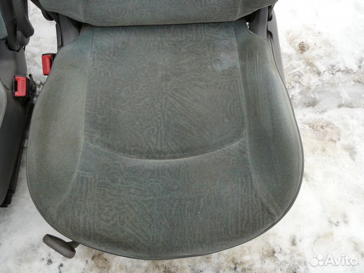 Передние сидения для Peugeot 206