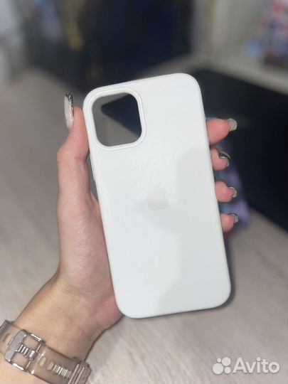 Чехол на iPhone 12
