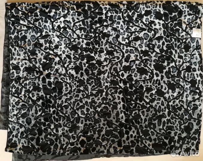 Отрезы вельвета, шифона, пан-бархата и платок