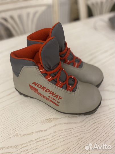 Лыжные ботинки