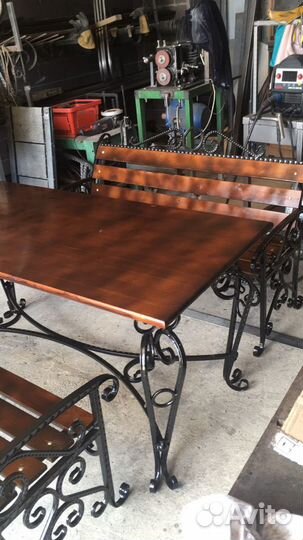 Столик уличный