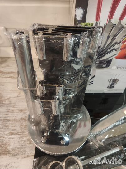 Набор ножей на подставке