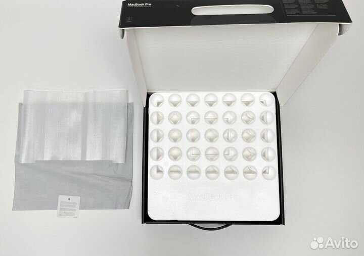 Коробка от Apple MacBook Pro 17 A1151