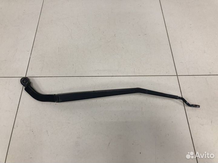 Поводок стеклоочистителя передний правый Nissan Al