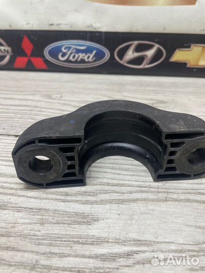 Крепление стабилизатора переднее Bmw 5-Series G30