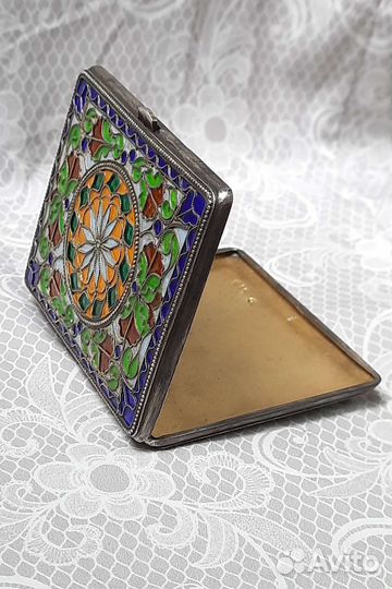 Миниатюрный портсигар. Серебро. Эмаль