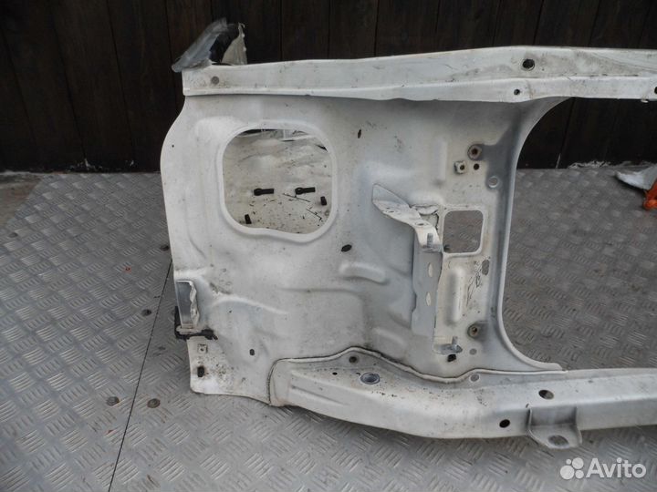 Передняя часть кузова Toyota Sequoia 1 K30,K40