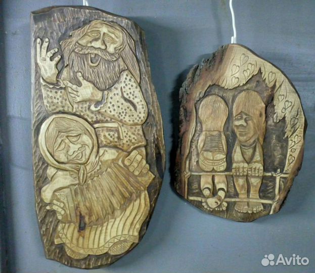 Резное панно из дерева