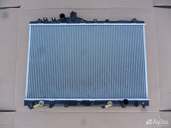 Радиатор Honda Avancier