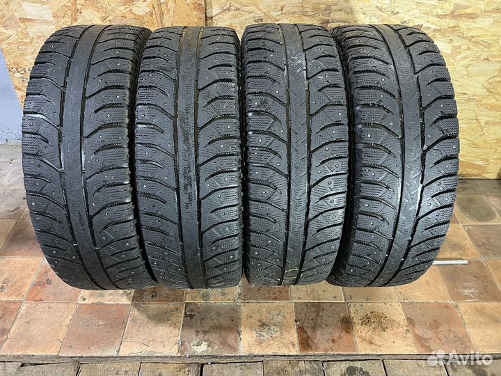 Bridgestone Ice Cruiser 7000 215/65 R16