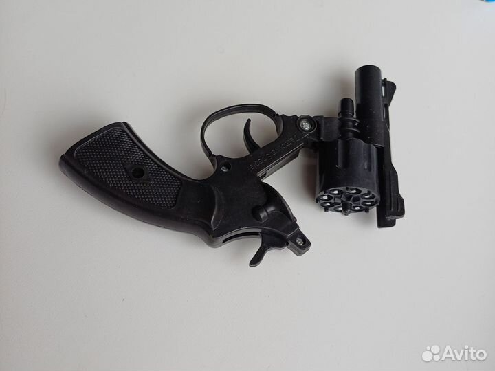 Пистолет пугач (игрушка)