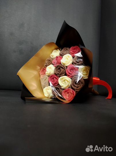 Шоколадные Розы - 19 шт в Букете