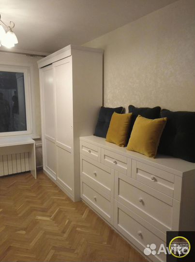 Шкаф-купе нoвый из натуpальнoгo дepeва