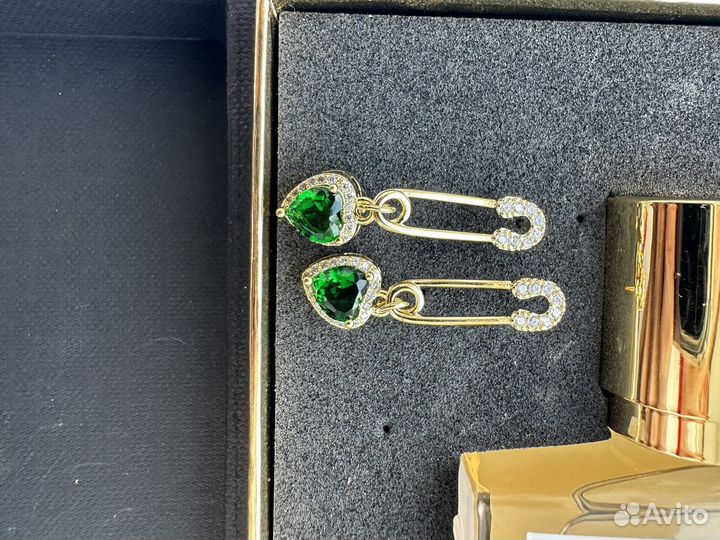 Серьги-гвоздики