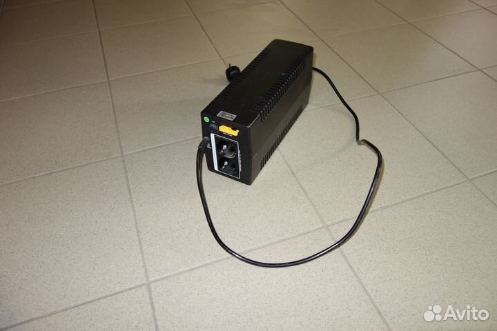 Бесперебойник (ибп) APC Back-UPS 650VA