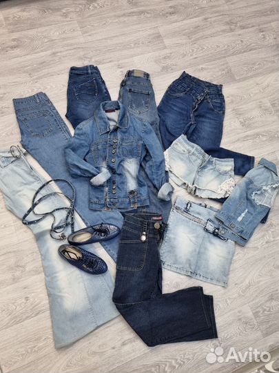 Женская джинсовая одежда и обувь пакетом