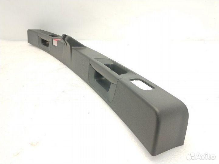 Накладка крышки багажника задняя Mercedes-Benz