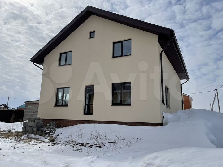 Коттедж 185 м² на участке 6 сот.