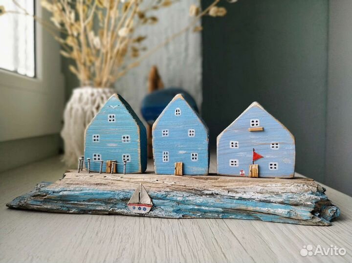 Домик из дерева