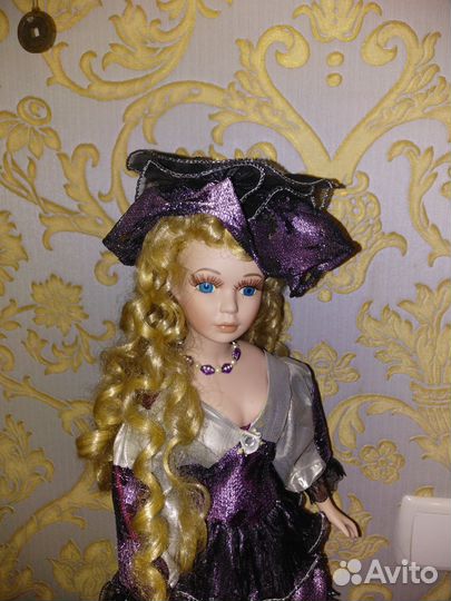 Коллекционная фарфоровая куколка 40 см из Европы