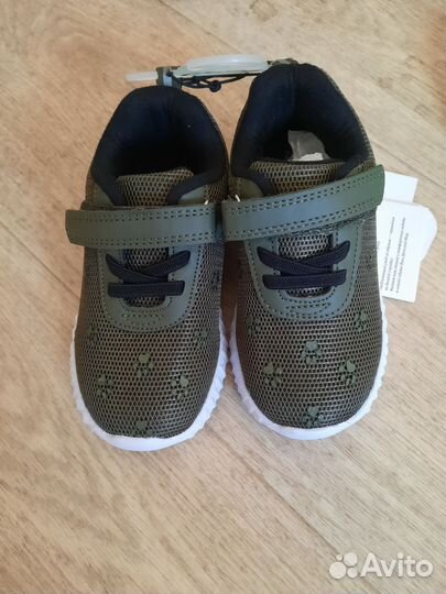 Кроссовки детские новые 26 размер с бирками