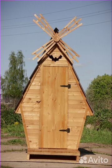 Уличный туалет деревянный