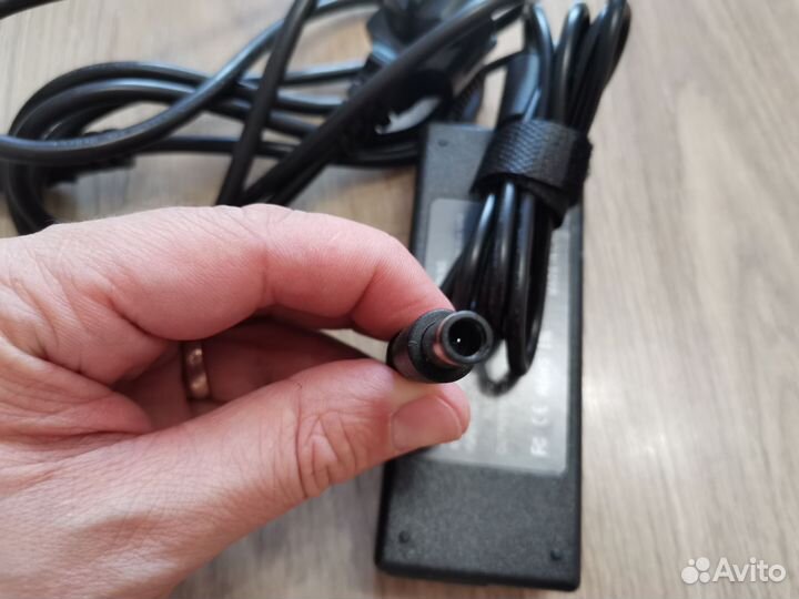 Блоки питания для ноутбуков Acer, HP