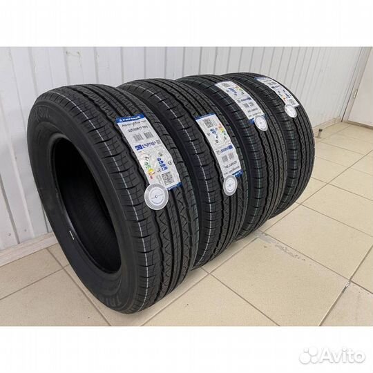 Triangle TR259 215/60 R17