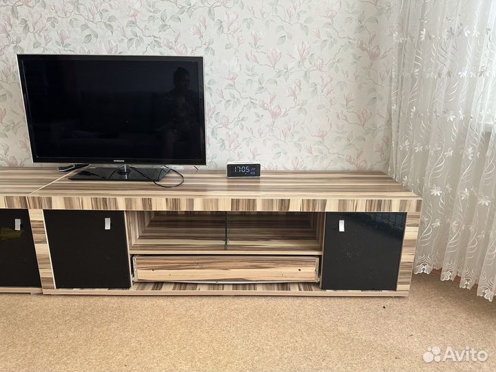 Тумба под телевизор