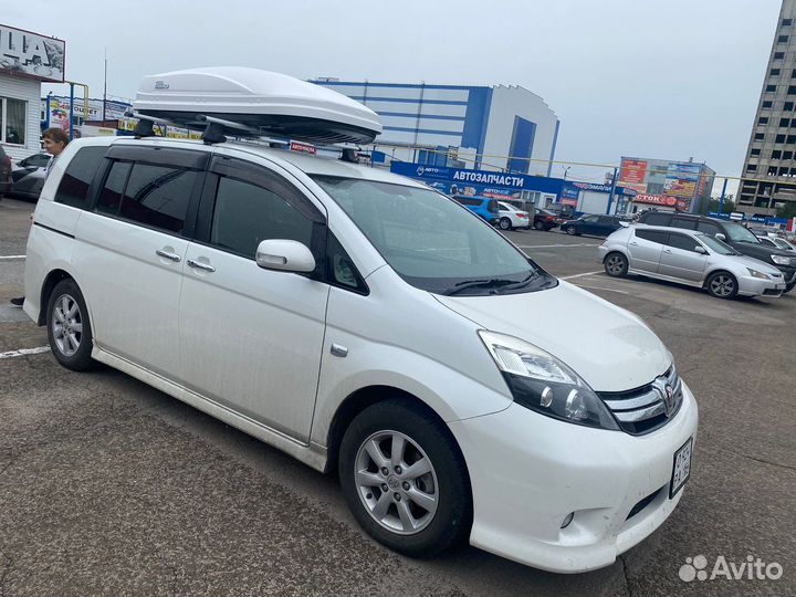 Багажный бокс Toyota Isis 