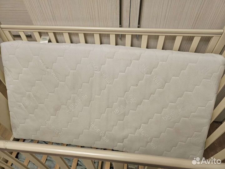 Кроватка детская