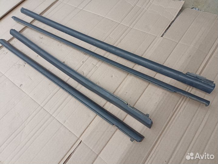 Молдинг стекла двери Ford C-Max 1