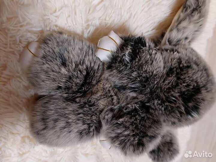 Кролик-брелок из натурального меха
