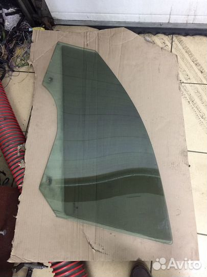 Боковые передние стекла skoda superb mk2
