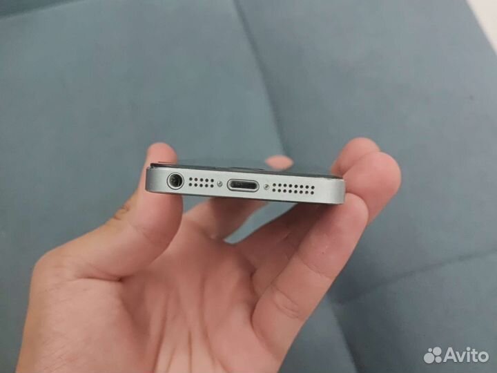 Телефон iPhone 5s на запчасти