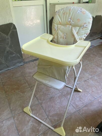Стульчик для кормления и коляска