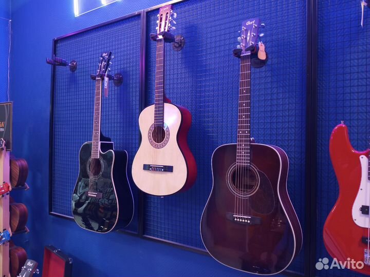 Гитара новая