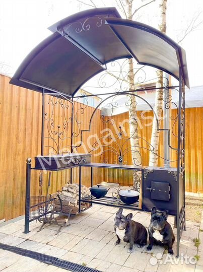 Мангал с крышей