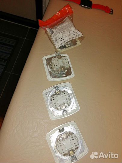 Выключатели и розетка