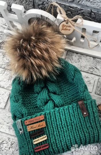 Шапка с помпоном