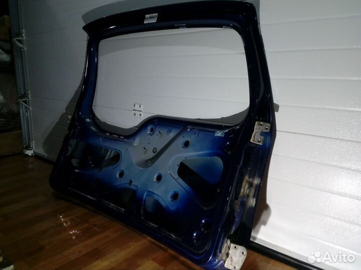 Продаю дверь задка на шниву