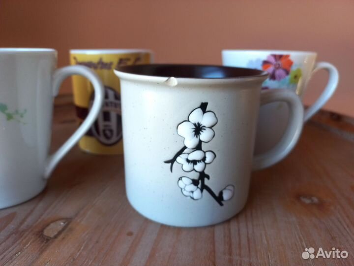 Набор посуды тарелки чашки салатники ложки вилки