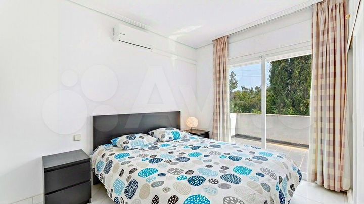 Дом 300 м² на участке 5 сот.