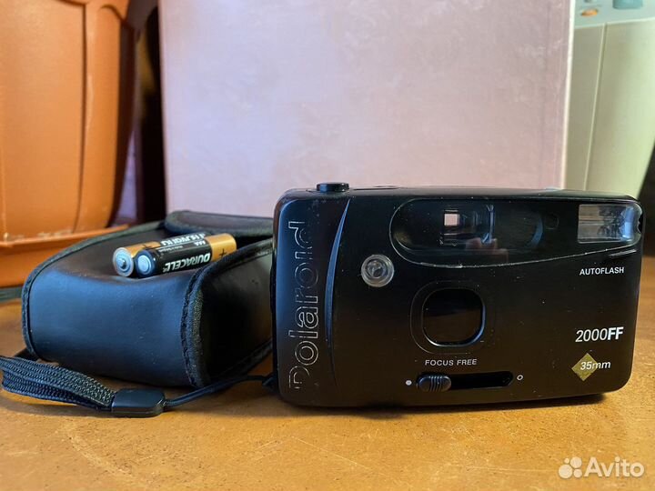 Плёночный фотоаппарат Polaroid 2000FF